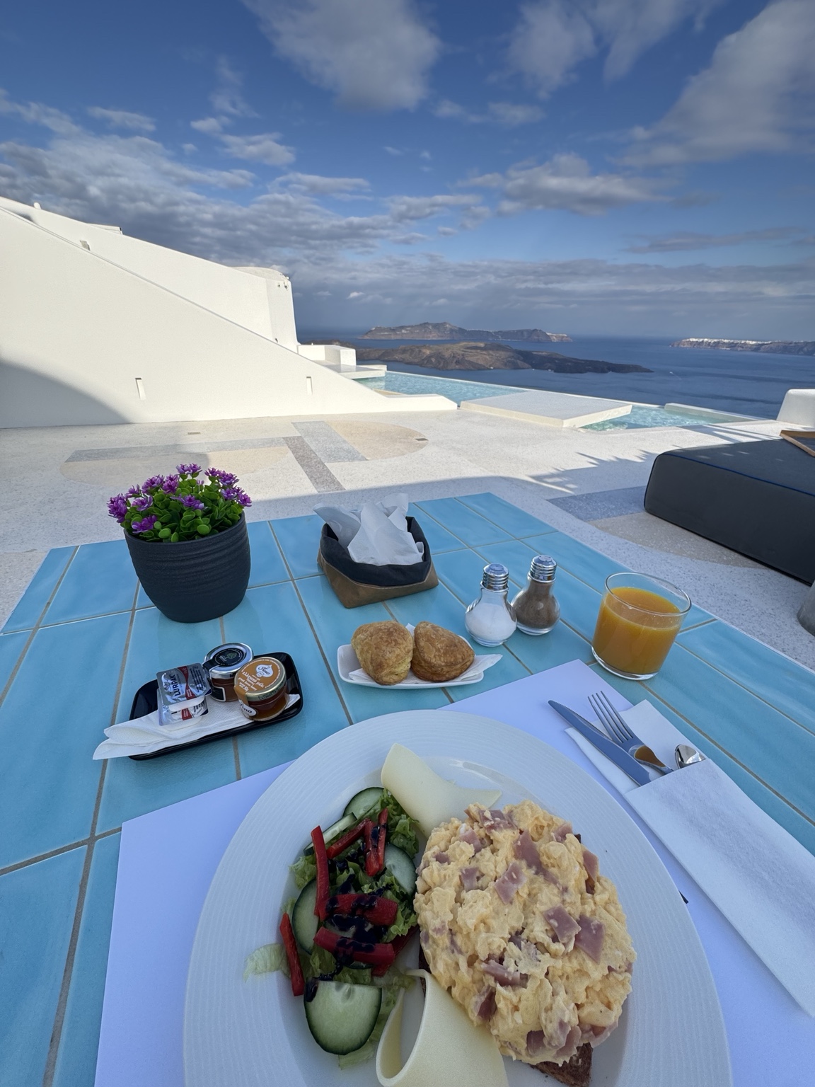 Alti Santorini Suites — photograph 4